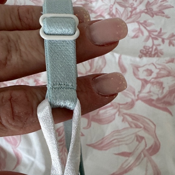 Victoria's Secret Pastel Lace Push Up Bra - Picture 4 of 9